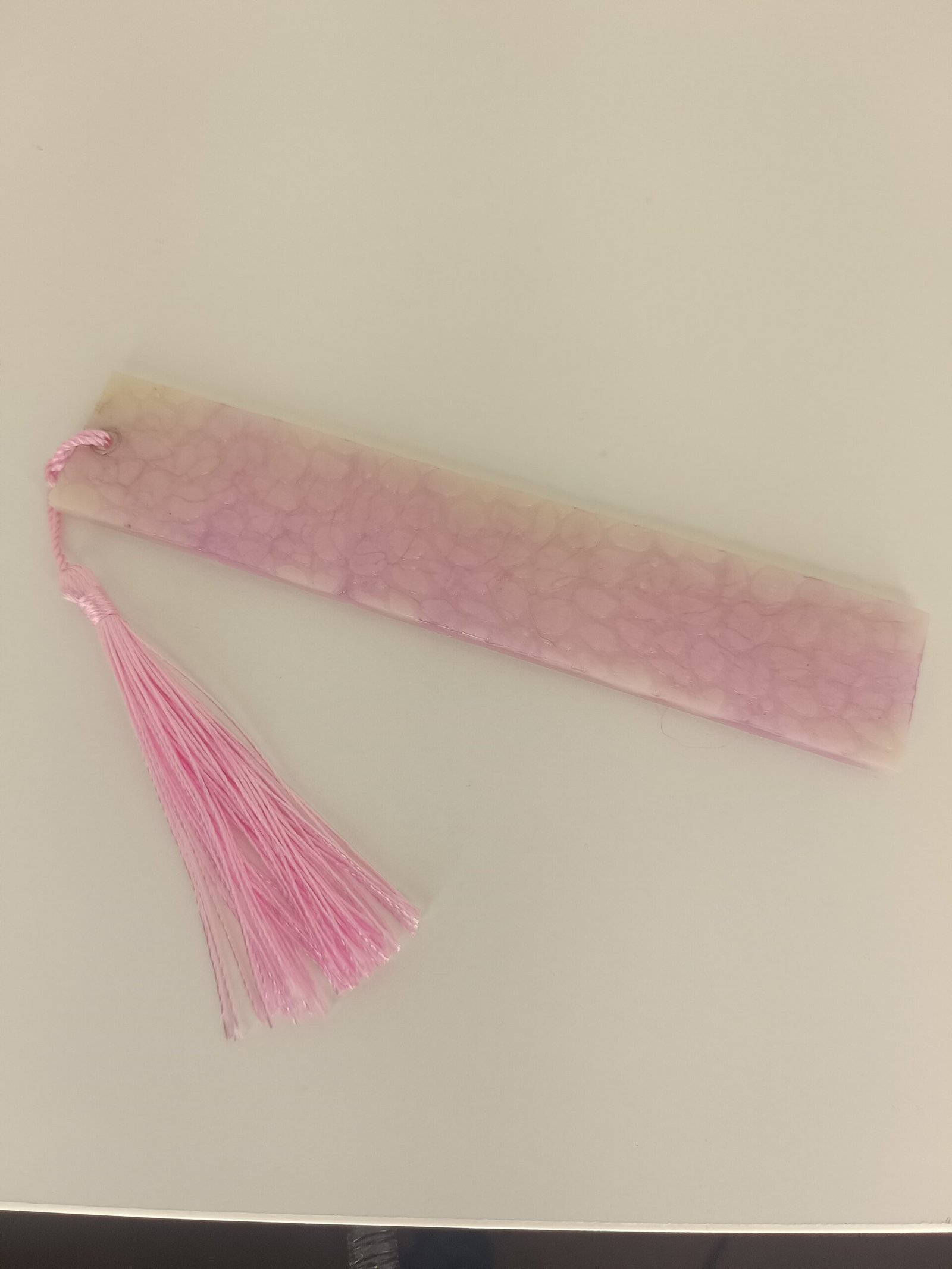 Marque Page Blanc Rose Nacré Avec Pompom